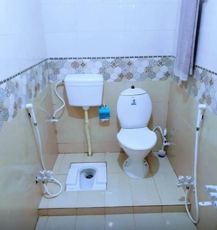 Galaxy Palace Near Millennium Mall 卡拉奇 外观 照片